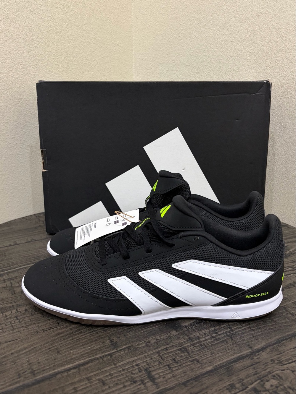🔥New! Adidas Men Indoor Soccer Shoes🔥